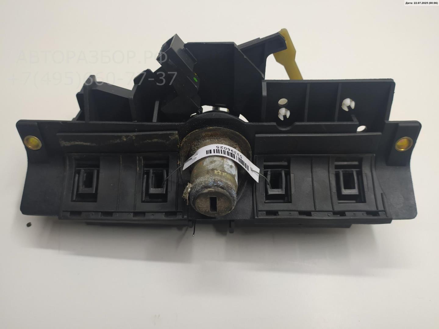 Ручка двери багажника наружная