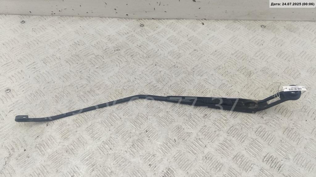 Поводок стеклоочистителя передний правый