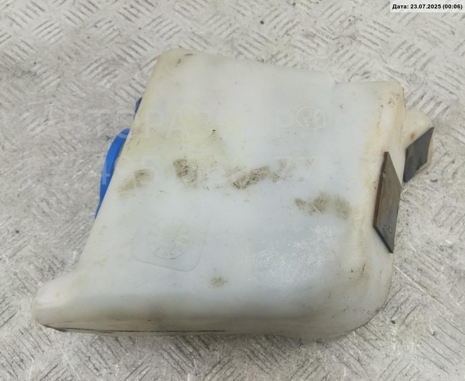 Бачок омывателя лобового стекла