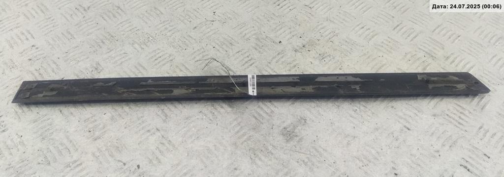 Накладка двери задней левой