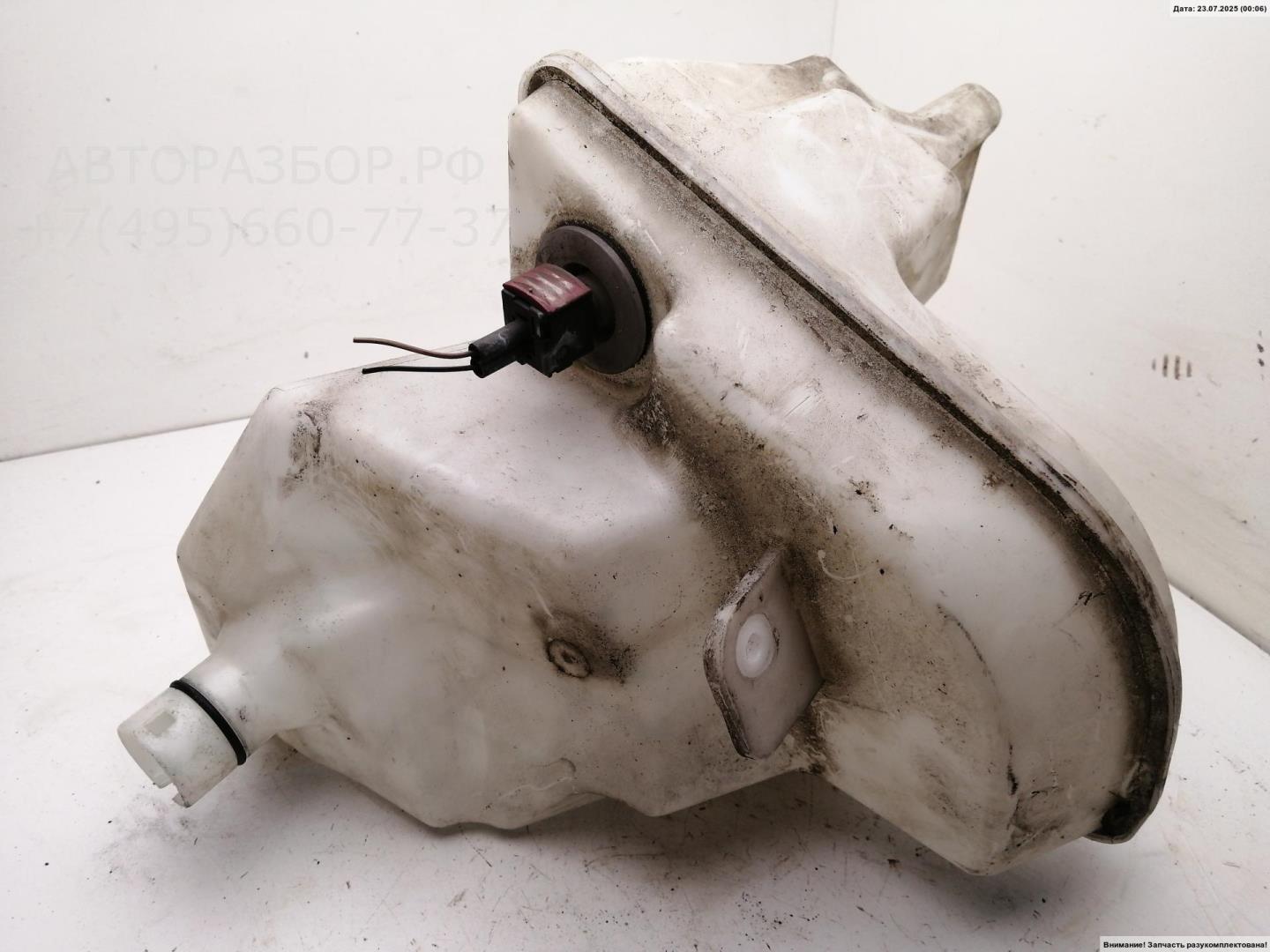 Бачок омывателя лобового стекла