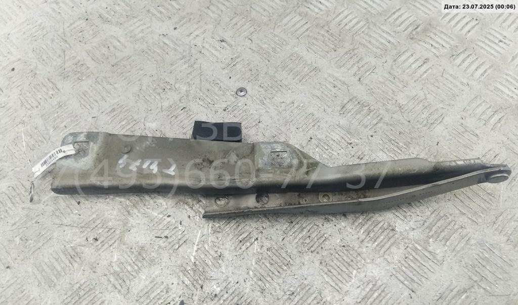 Петля капота левая