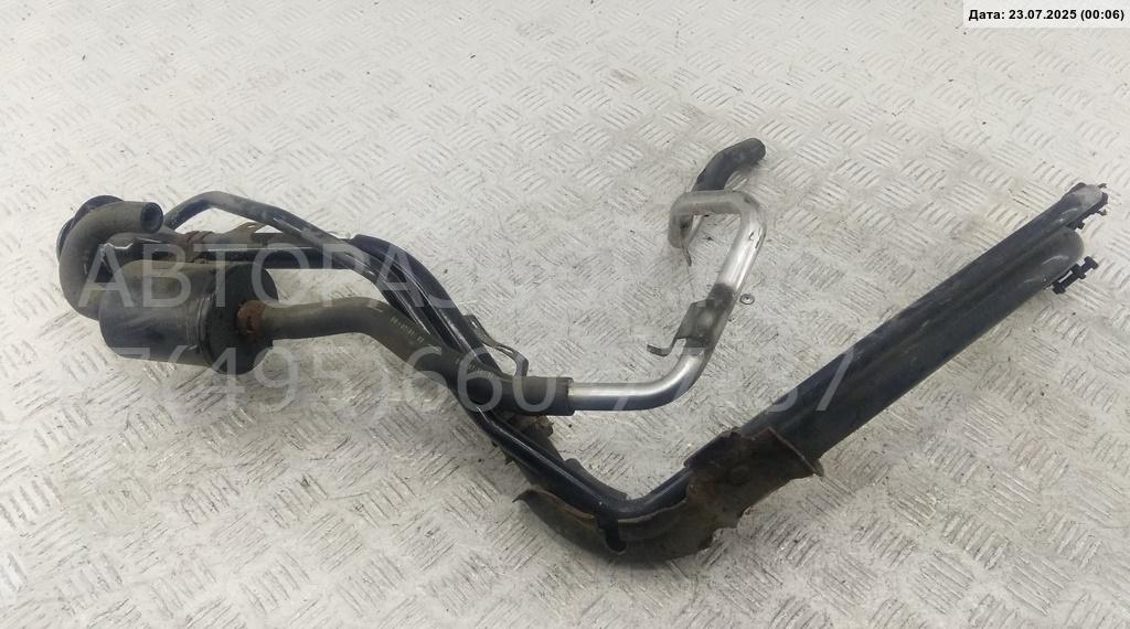 Горловина топливного бака