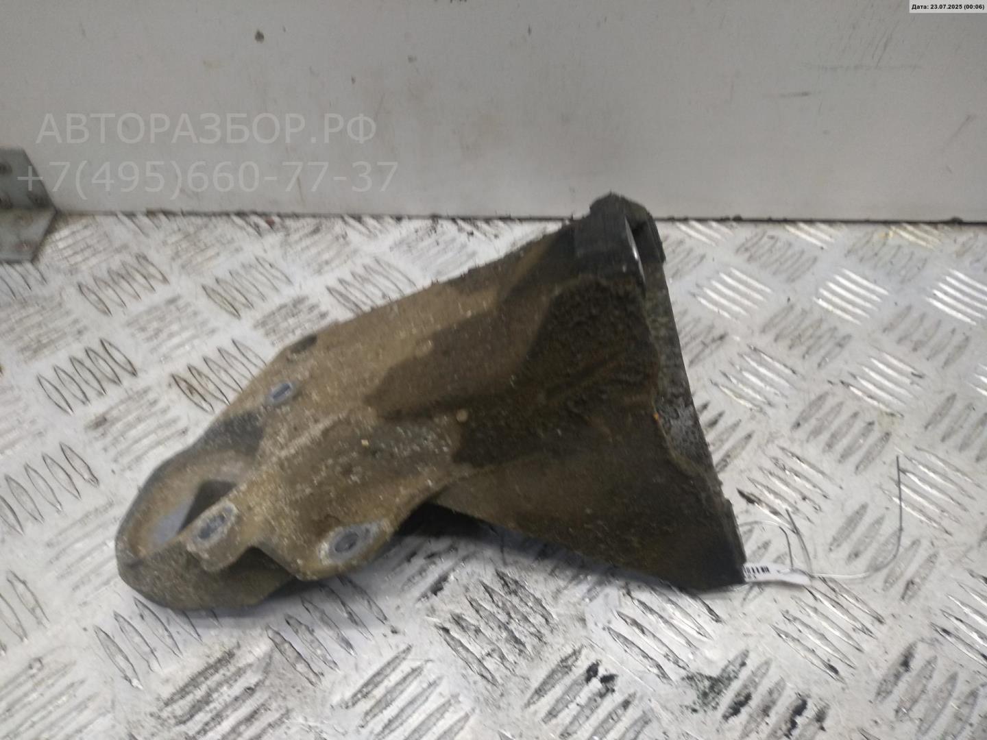 Кронштейн двигателя правый