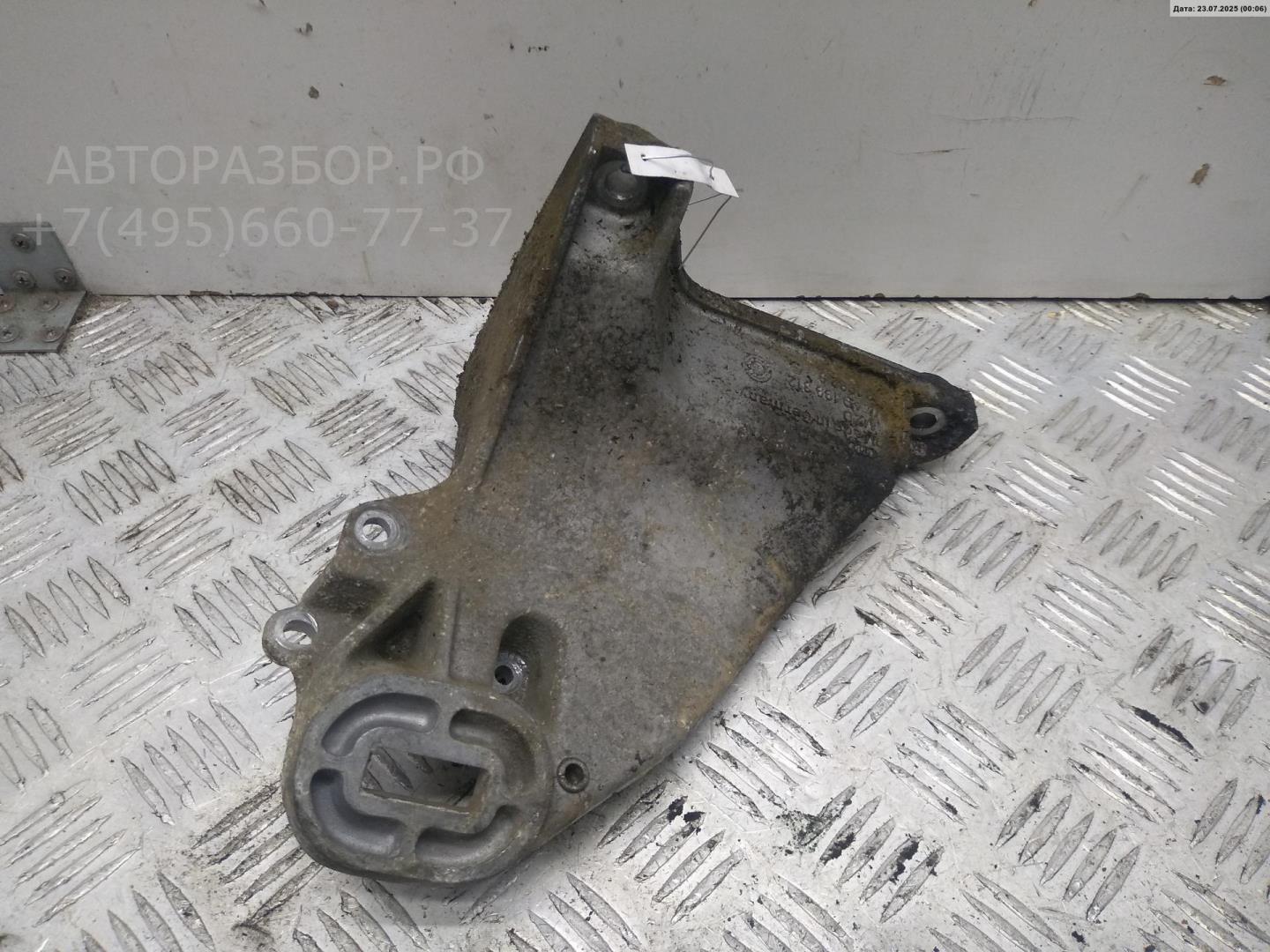 Кронштейн двигателя правый