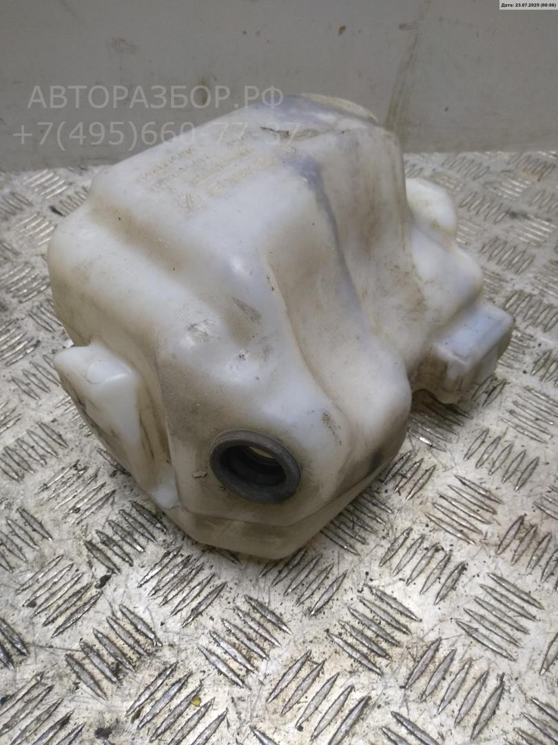 Бачок омывателя лобового стекла