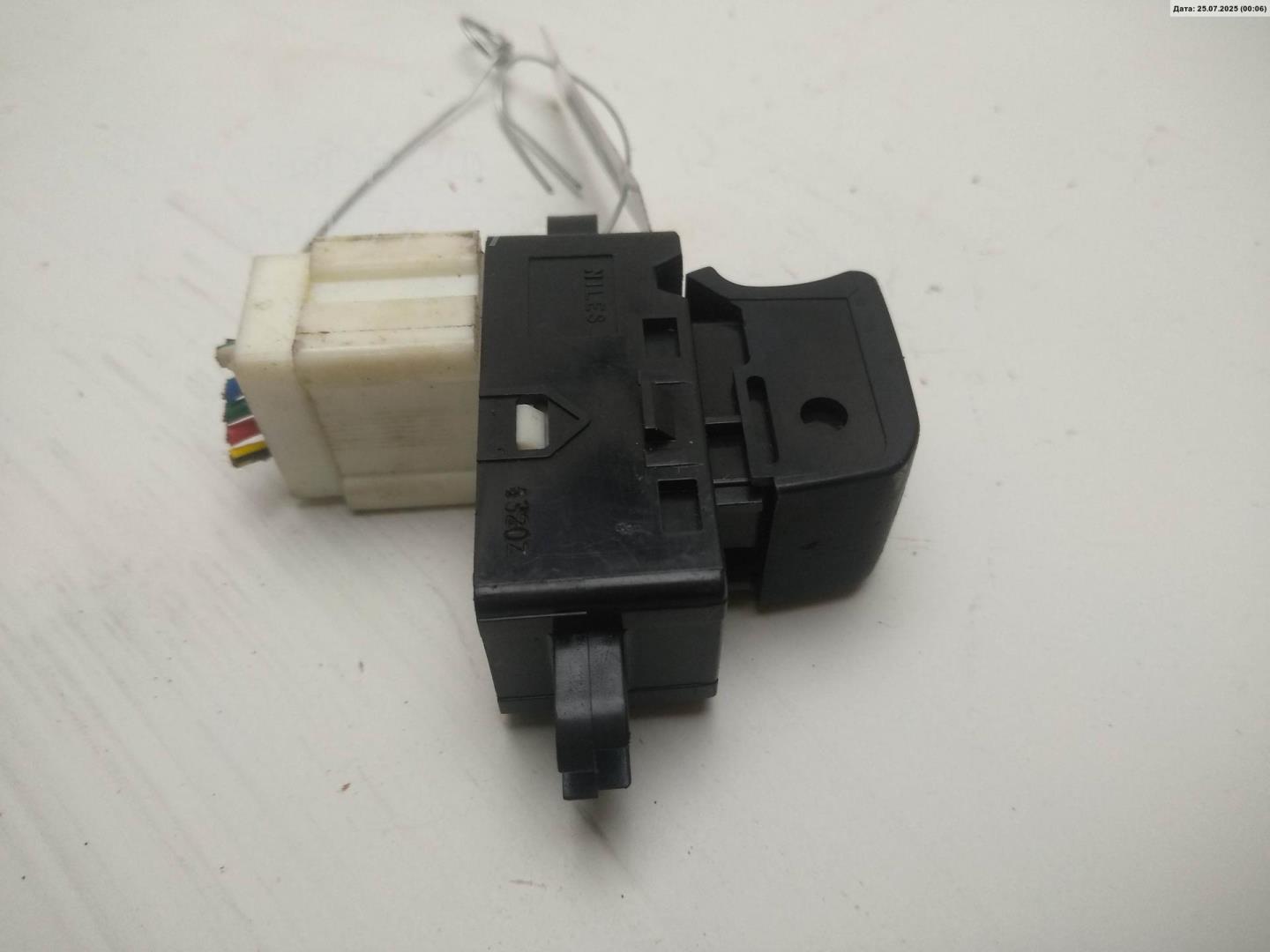 Кнопка стеклоподъемника