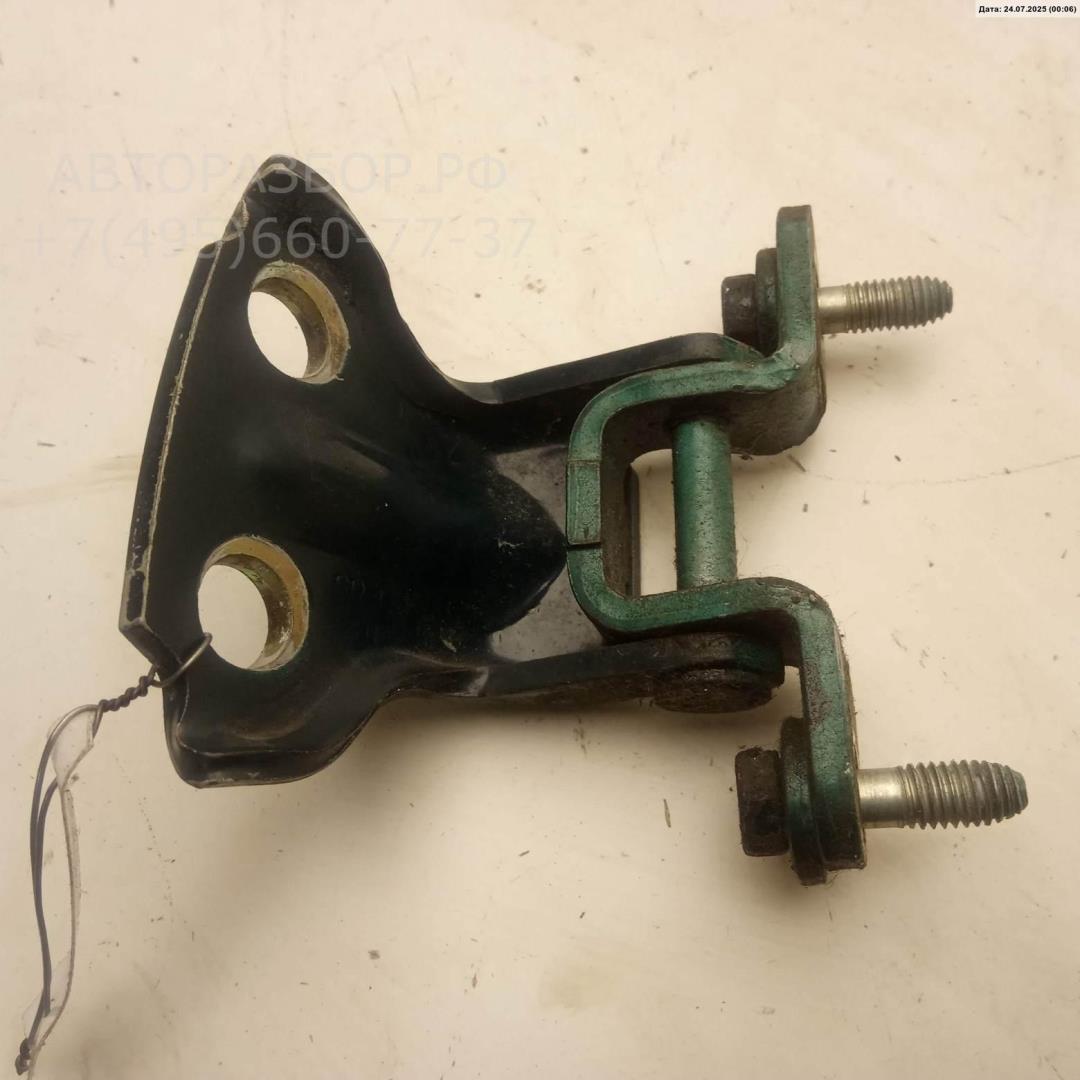 Петля двери