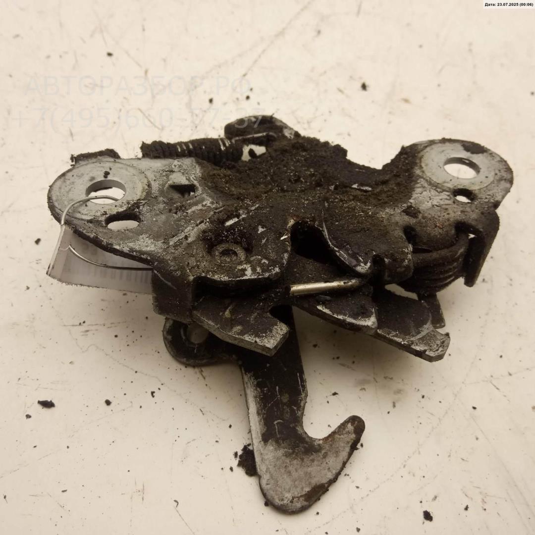 Замок капота