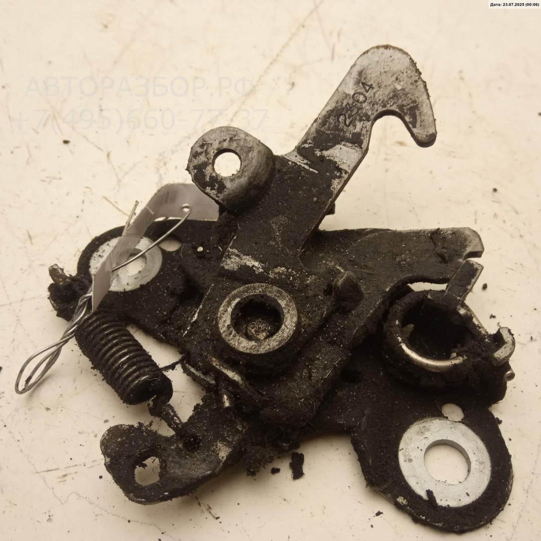 Замок капота