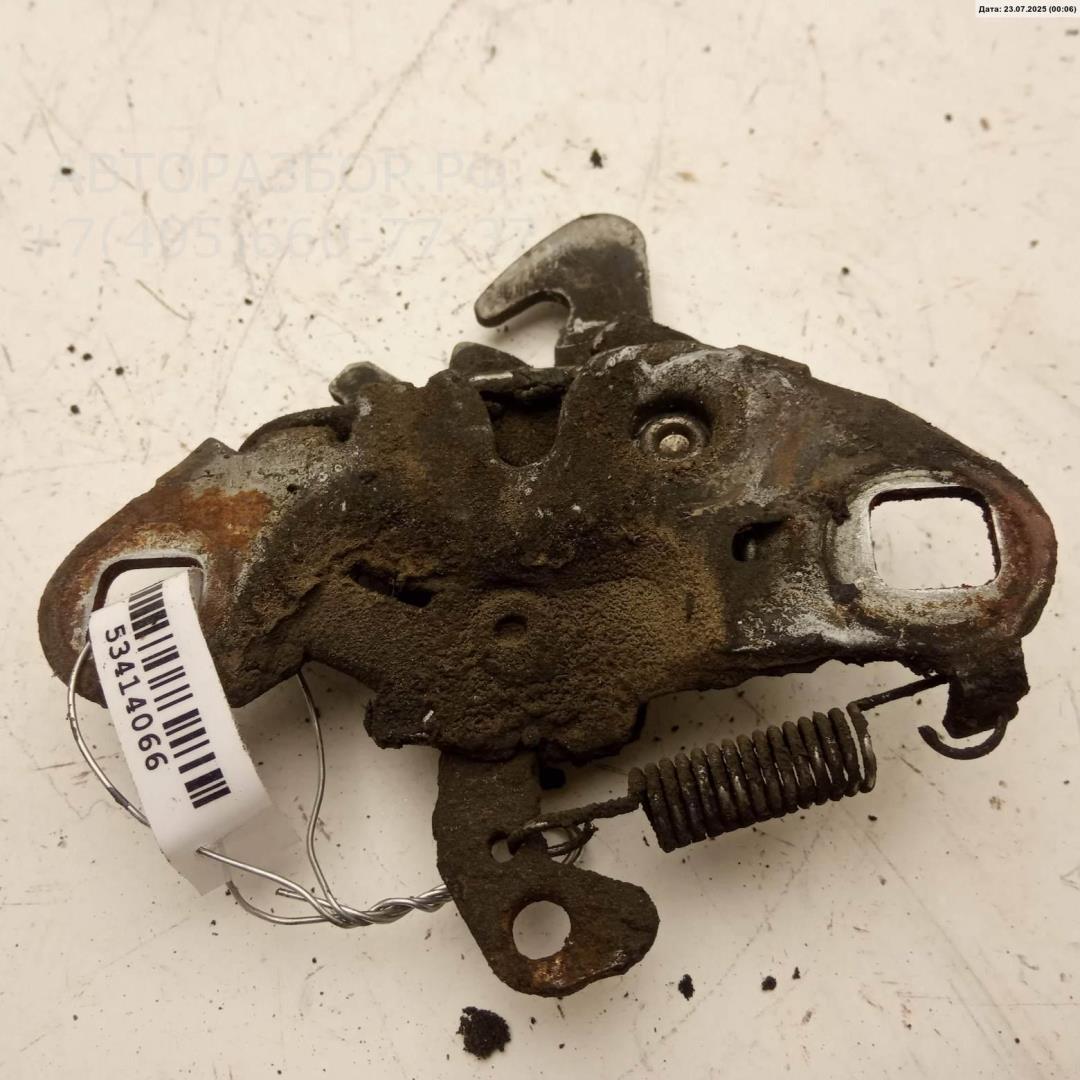 Замок капота