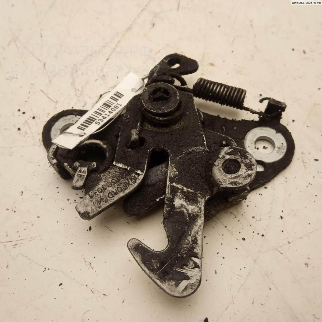 Замок капота