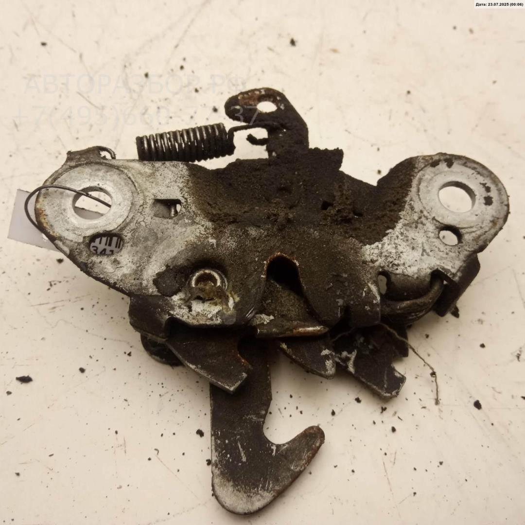 Замок капота