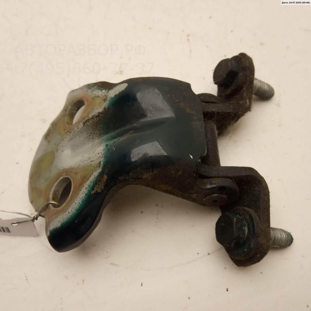 Петля двери