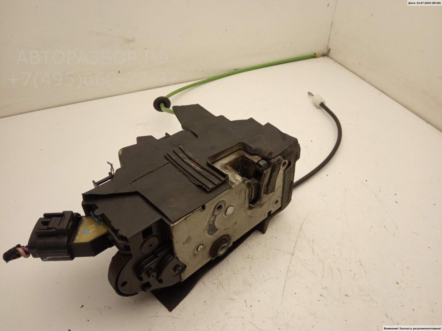 Замок двери передней правой