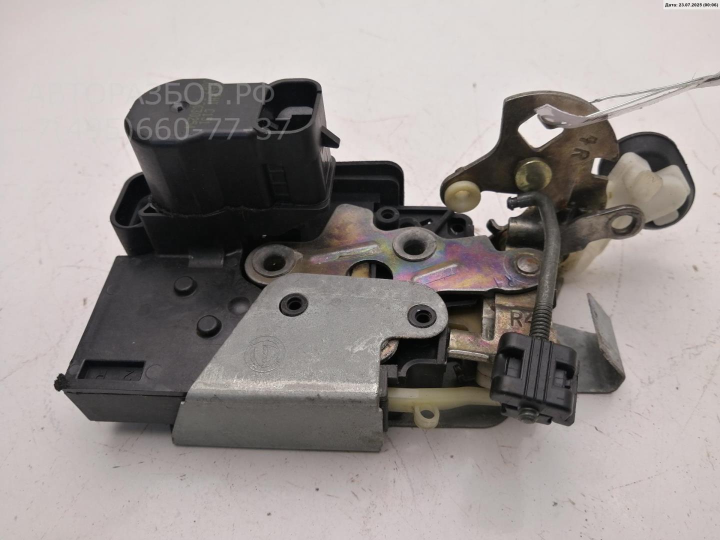 Замок двери задней правой