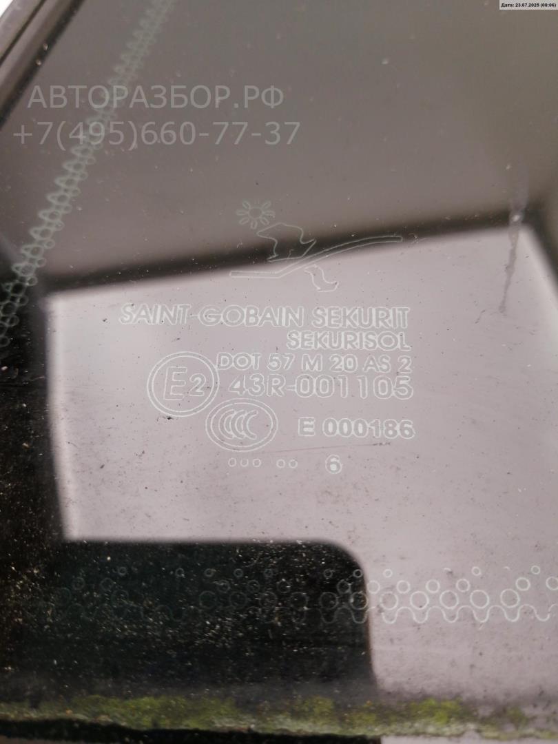 Стекло двери задней левой (форточка)