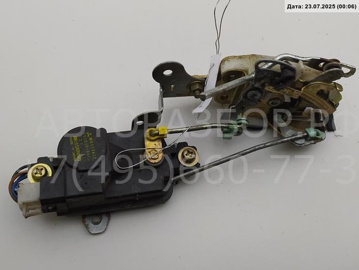 Замок двери передней левой