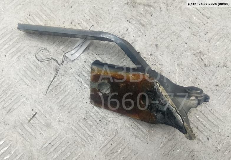 Петля капота правая