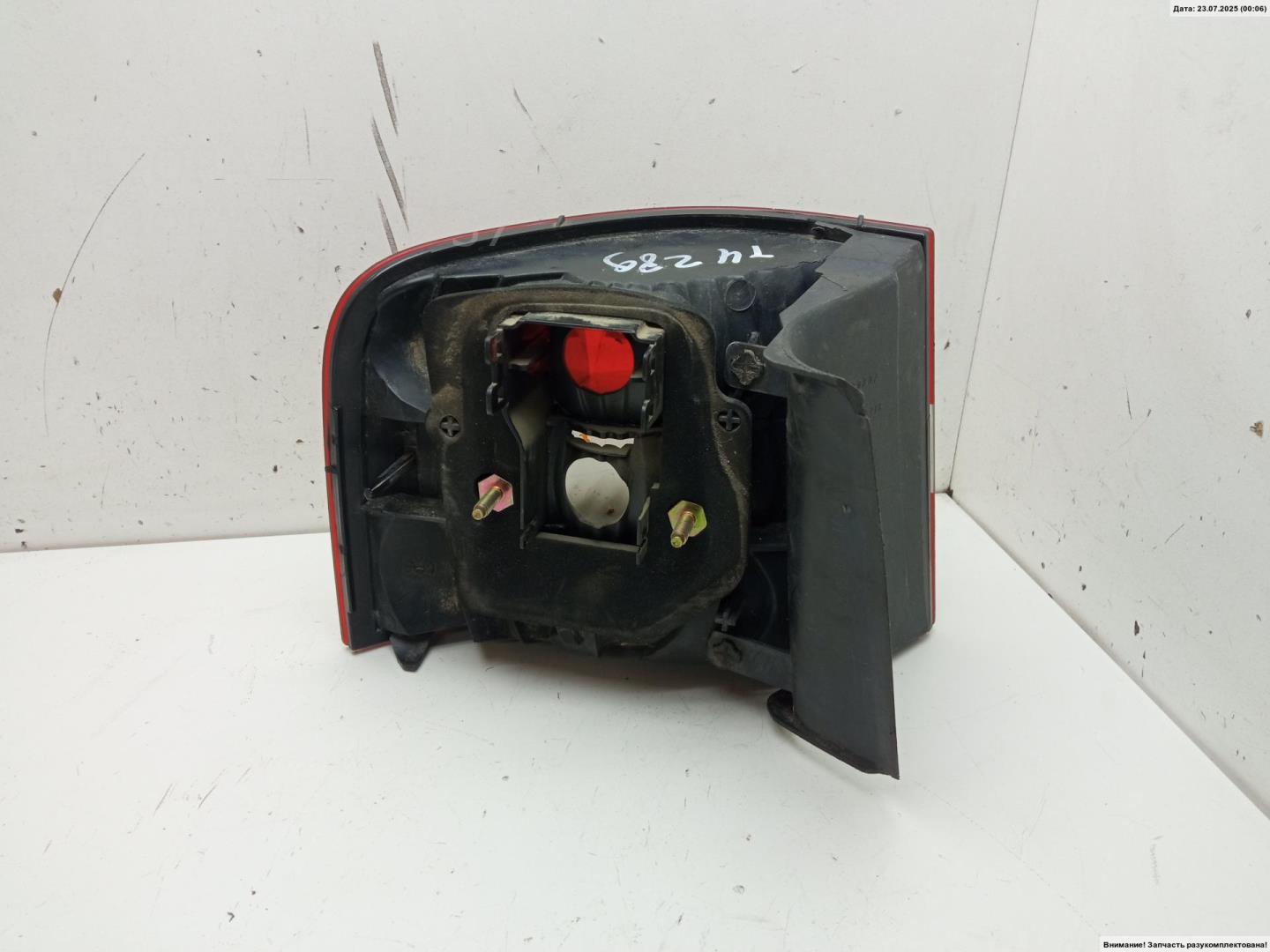 Фонарь задний правый