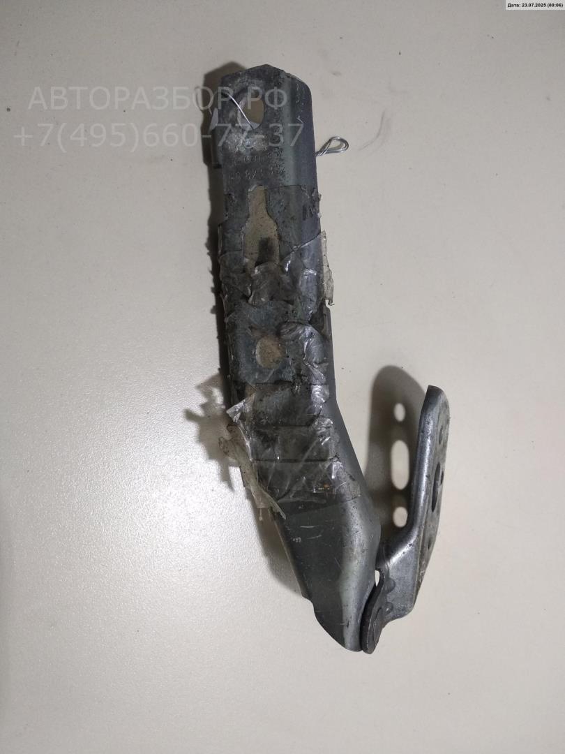 Петля капота правая