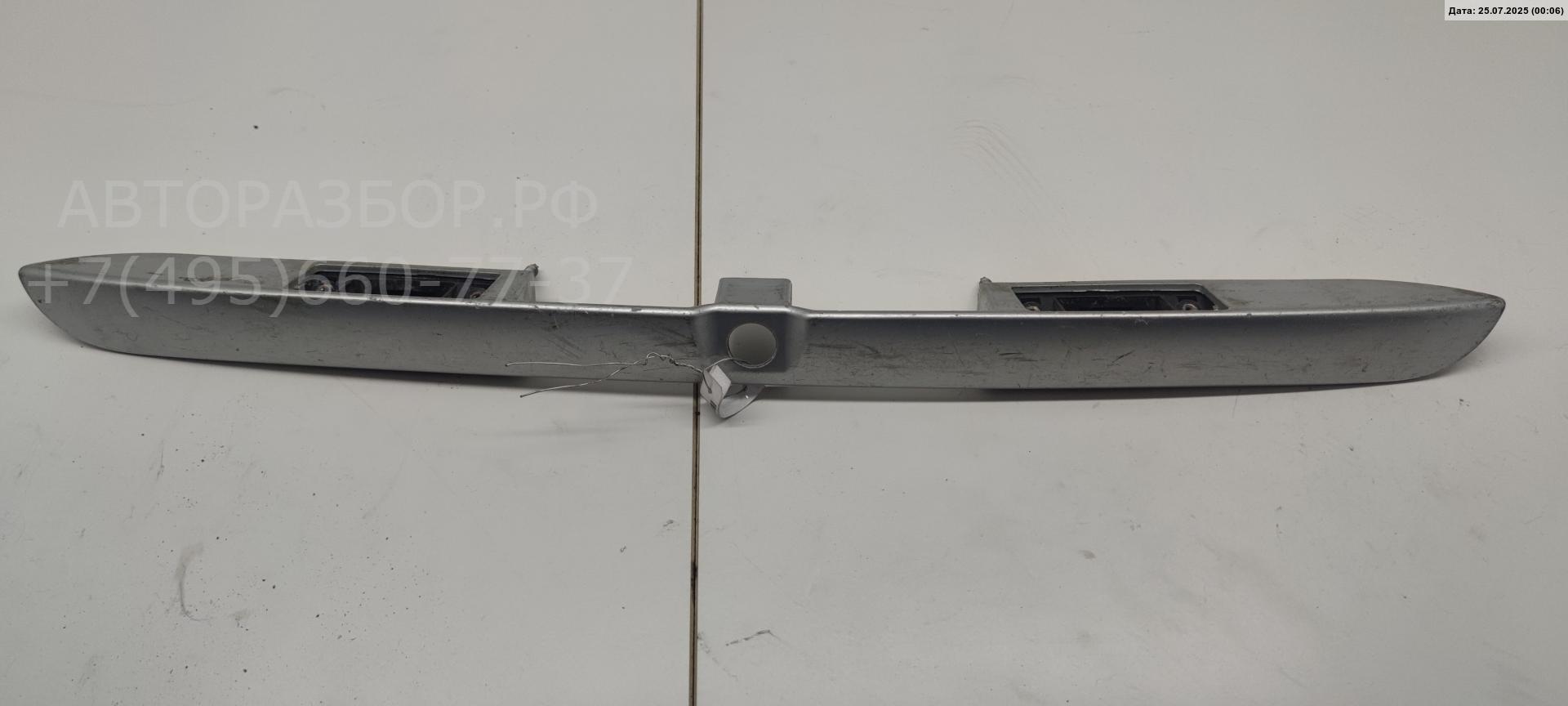 Накладка крышки багажника