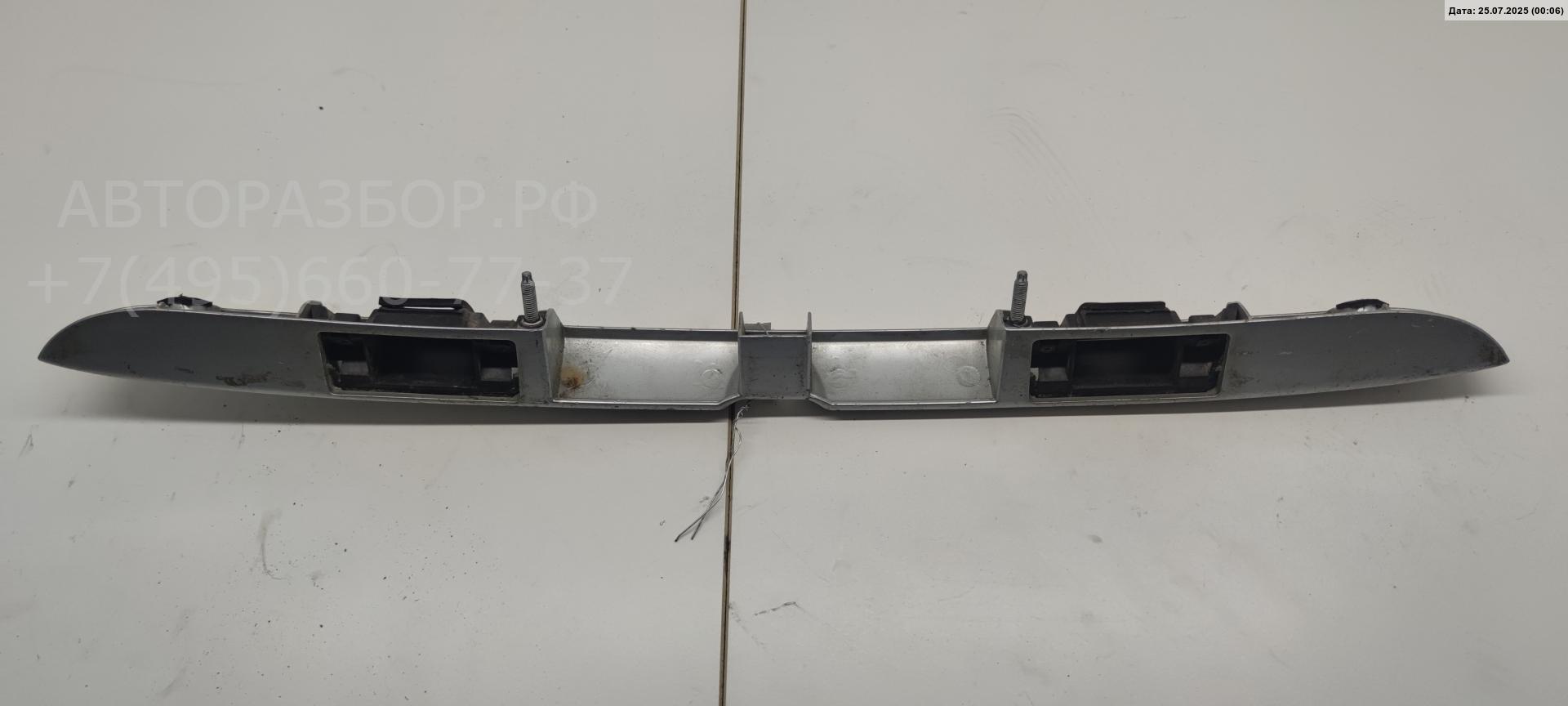 Накладка крышки багажника