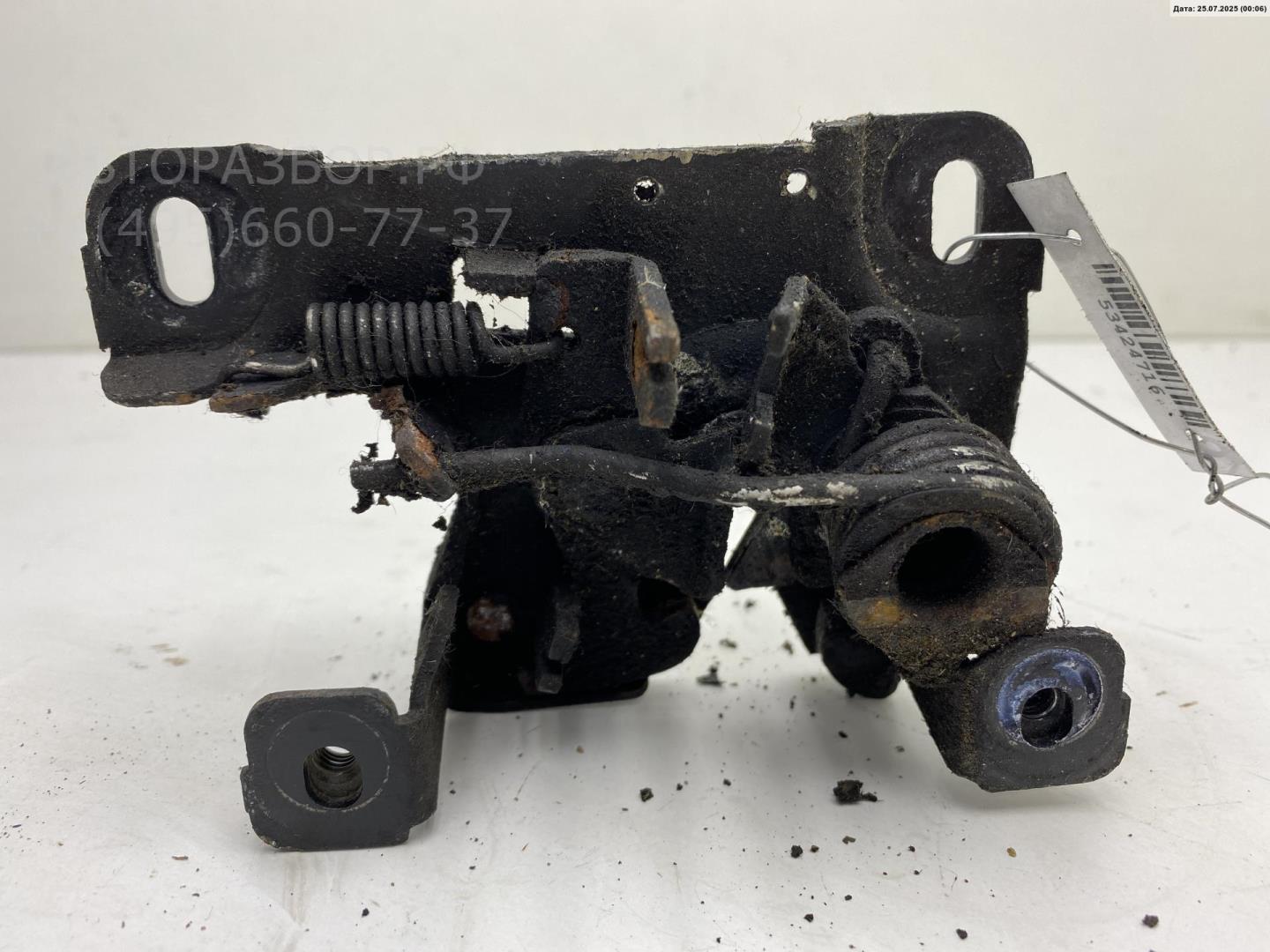 Замок капота