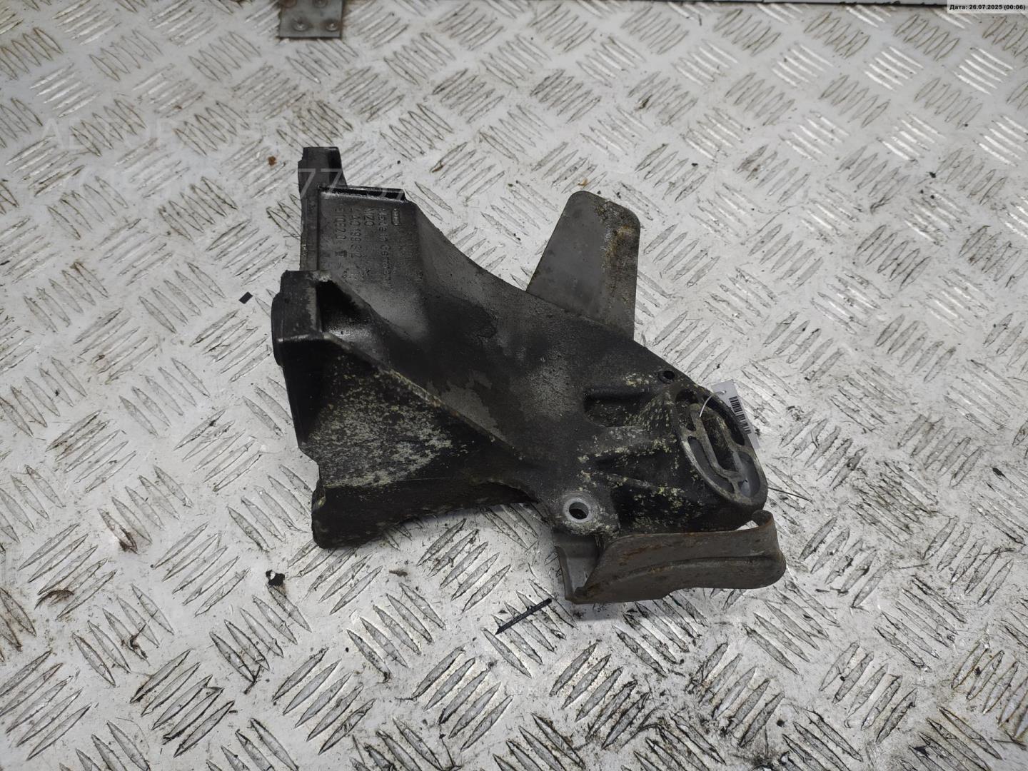 Кронштейн двигателя правый