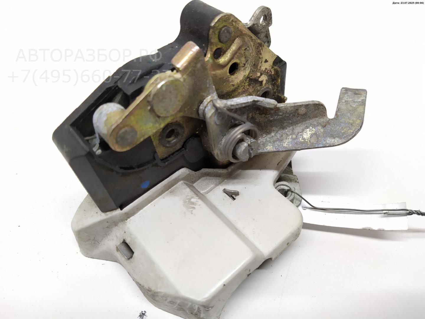 Замок двери задней левой