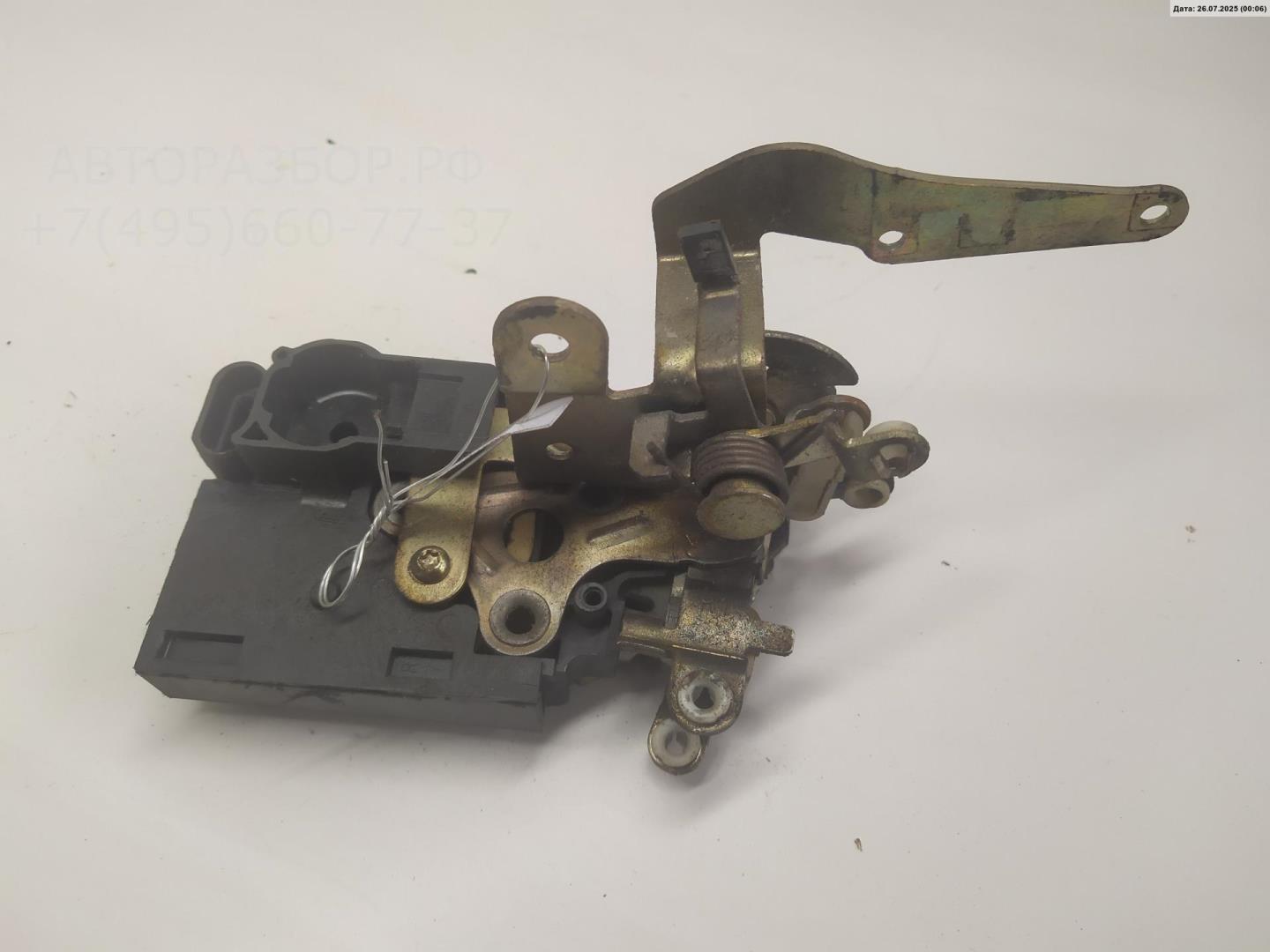 Замок двери передней правой