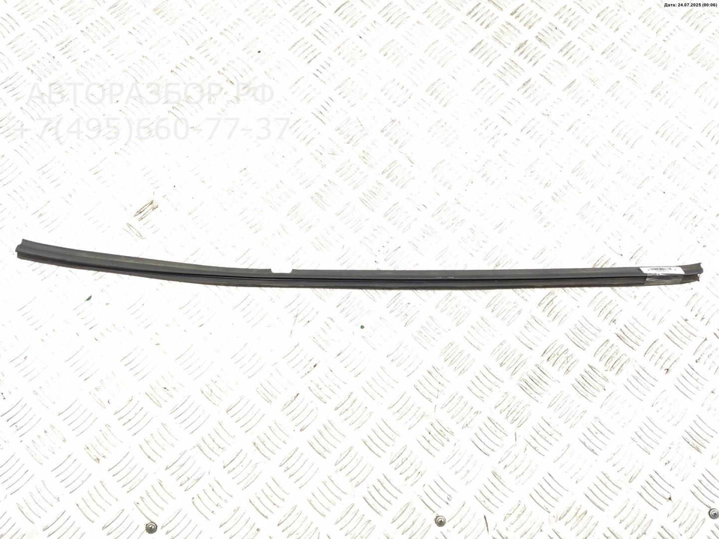 Накладка стекла заднего правого