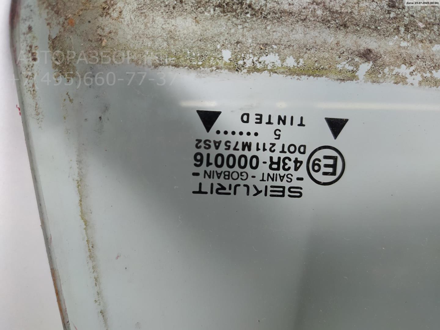 Стекло двери задней правой