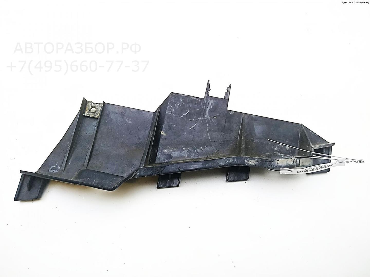 Кронштейн фар правый