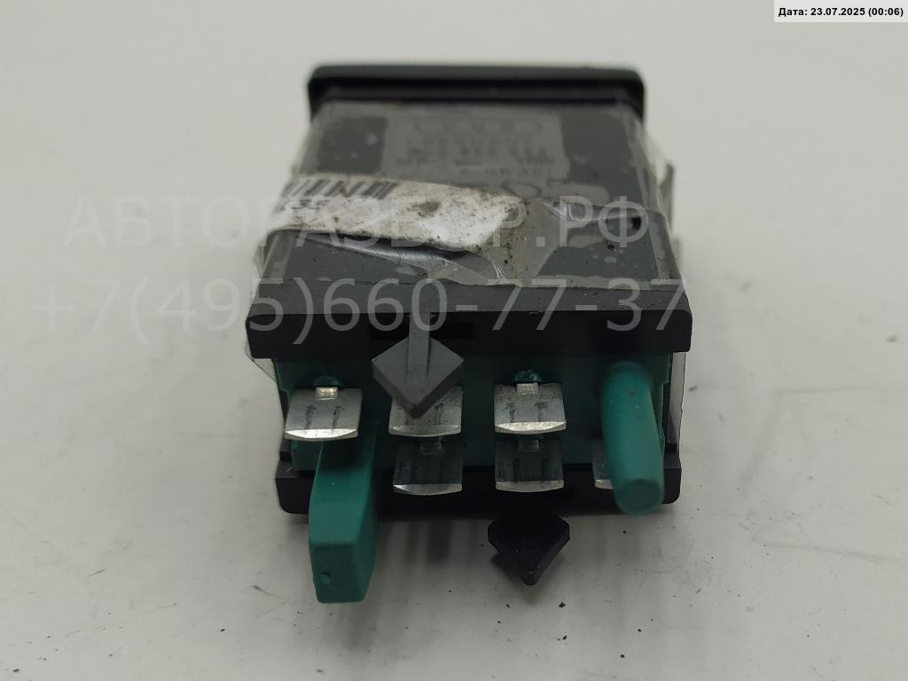 Кнопка обогрева сидений