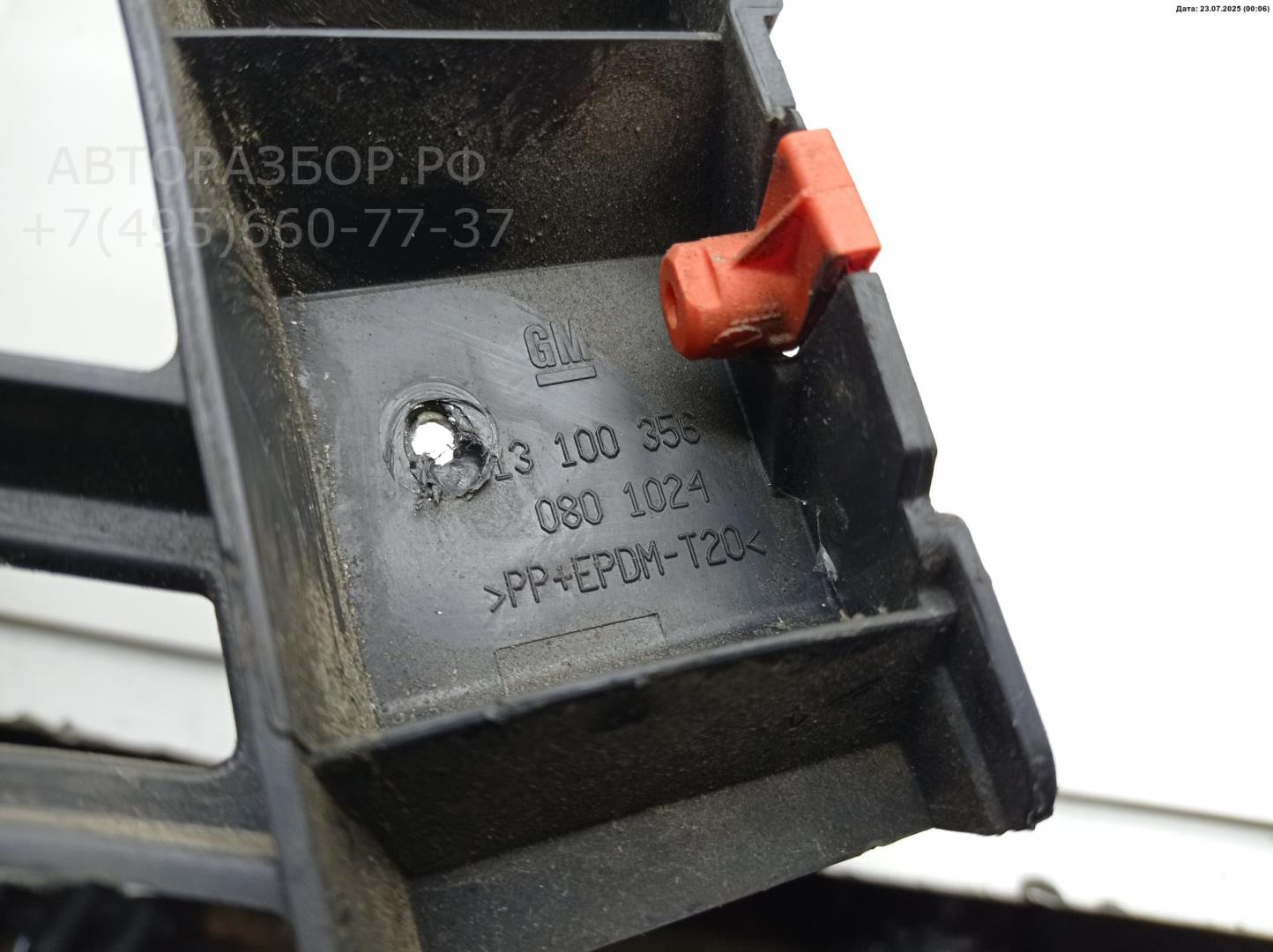 Кронштейн заднего бампера правый