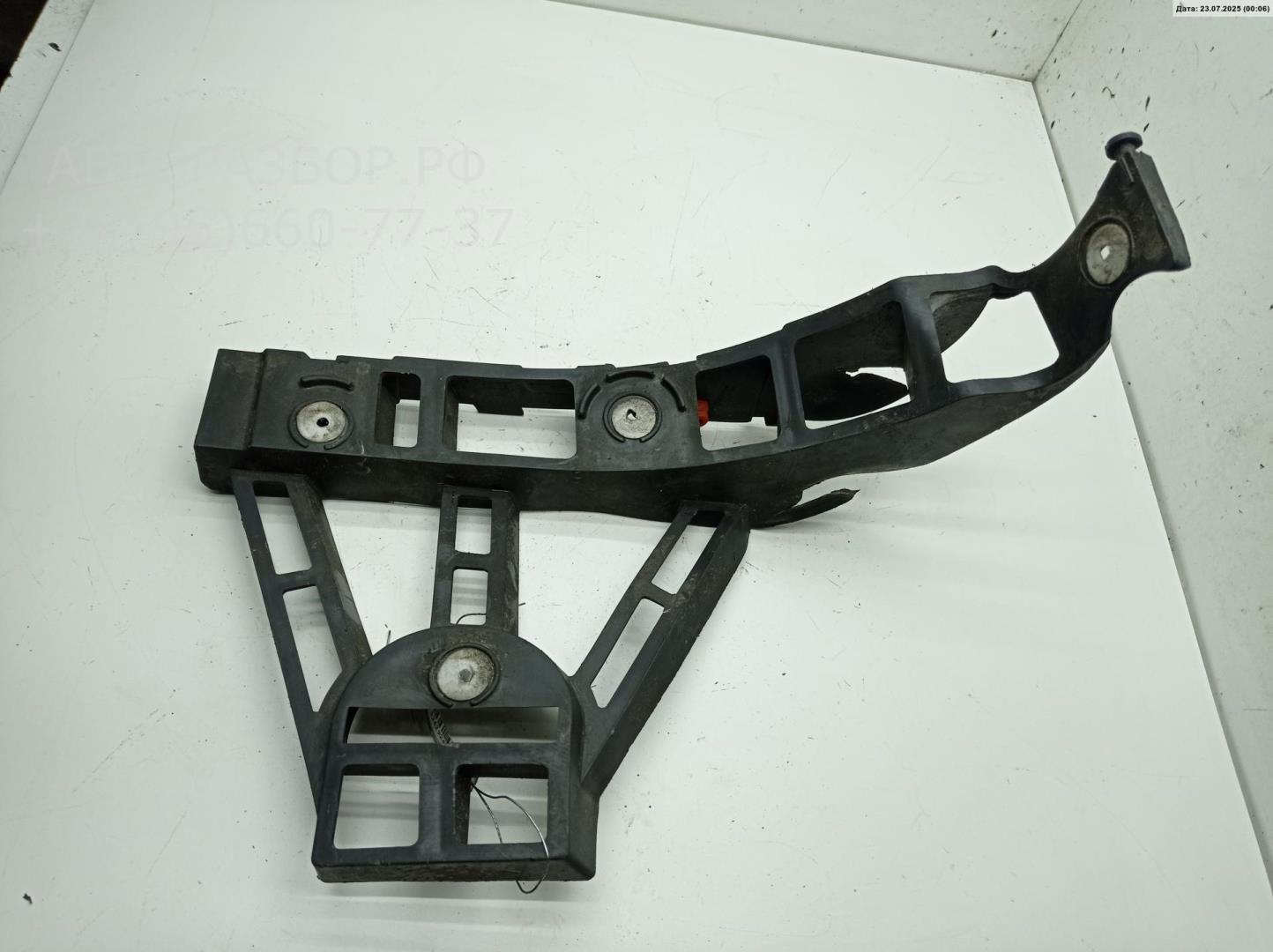 Кронштейн заднего бампера правый