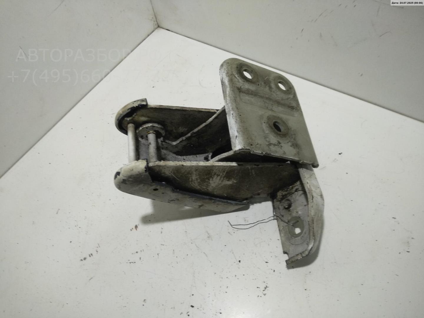 Петля крышки багажника