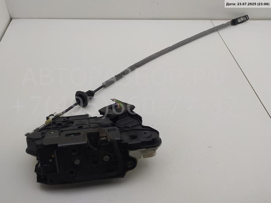 Замок двери передней правой