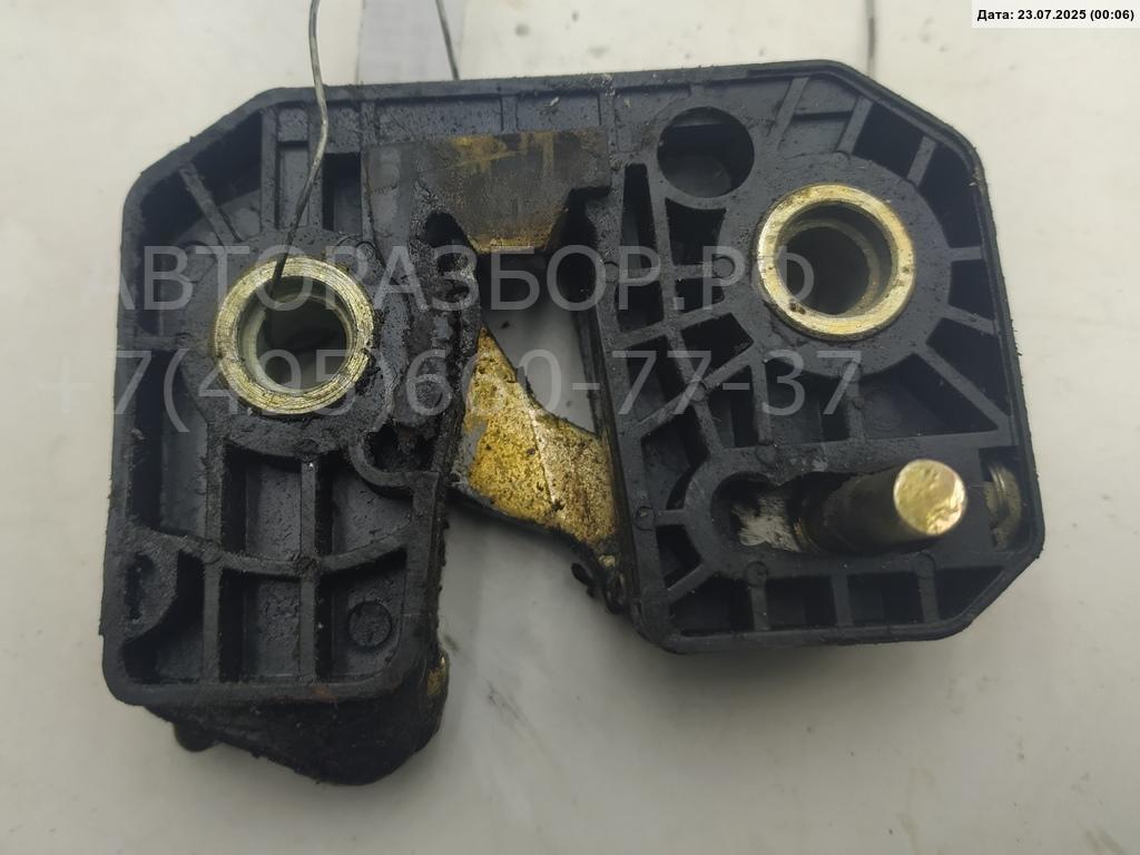 Замок двери передней правой