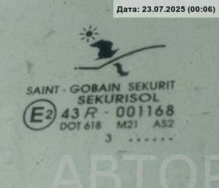 Стекло двери передней правой