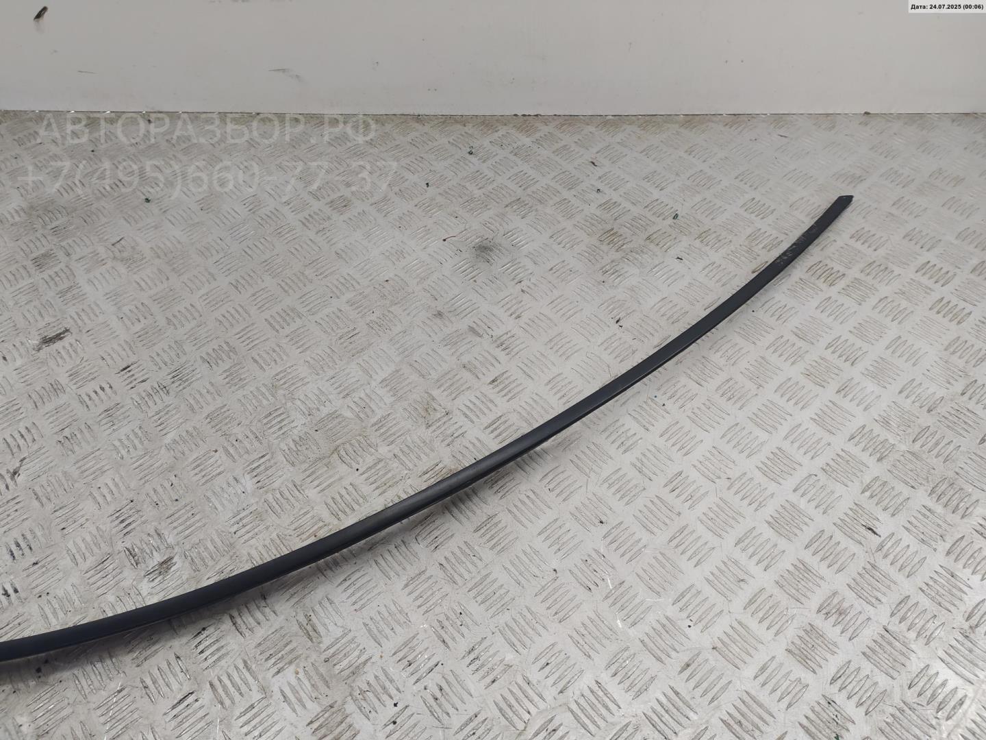 Молдинг лобового стекла