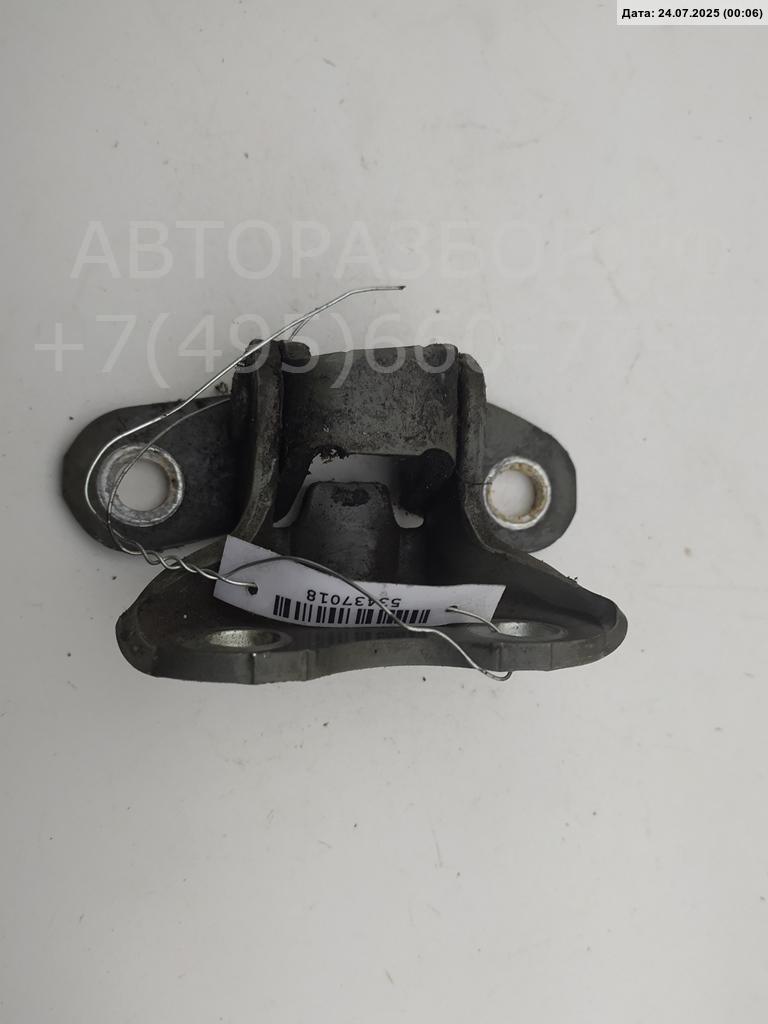 Петля двери