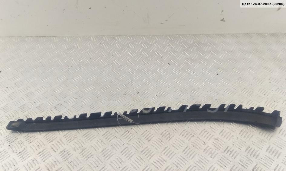 Молдинг лобового стекла