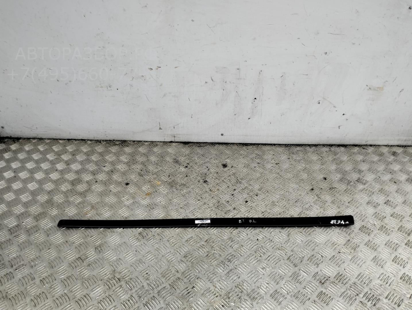 Молдинг двери передней левой