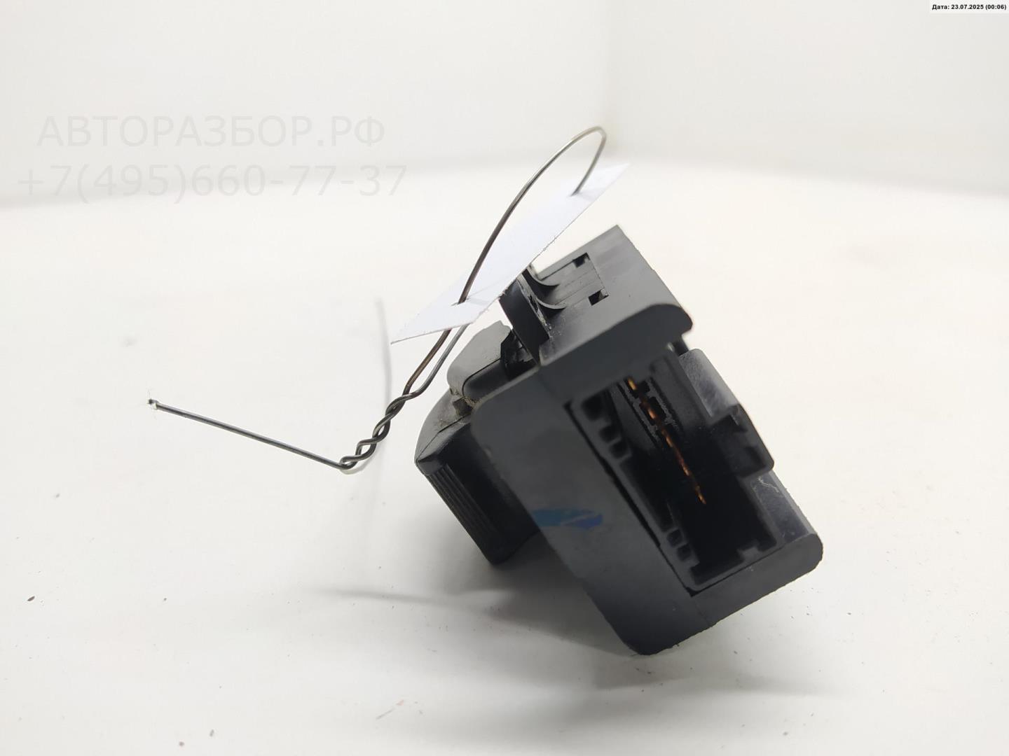 Кнопка стеклоподъемника