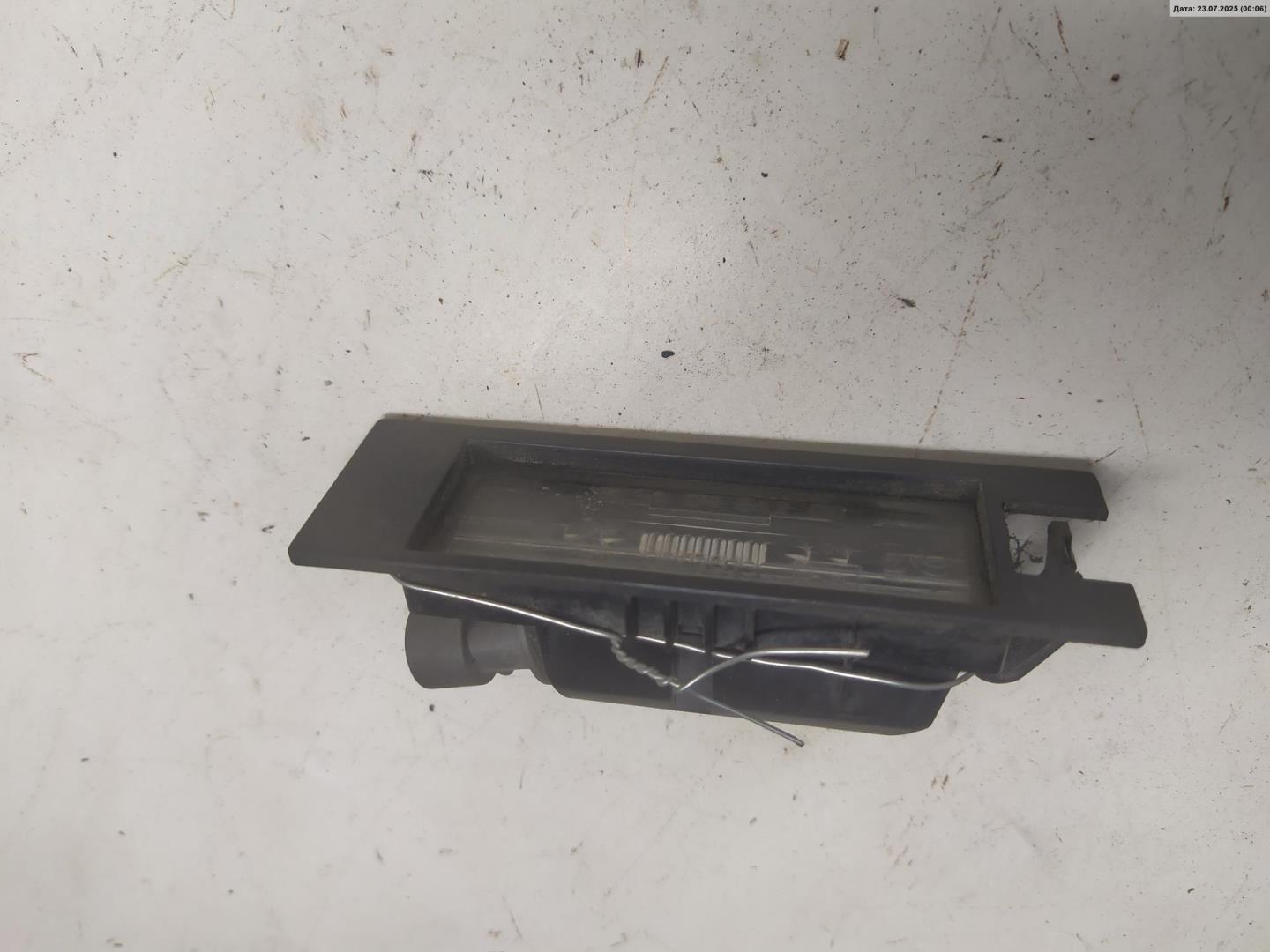 Фонарь подсветки номера