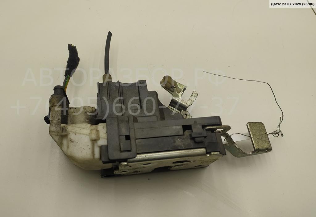 Замок двери передней левой