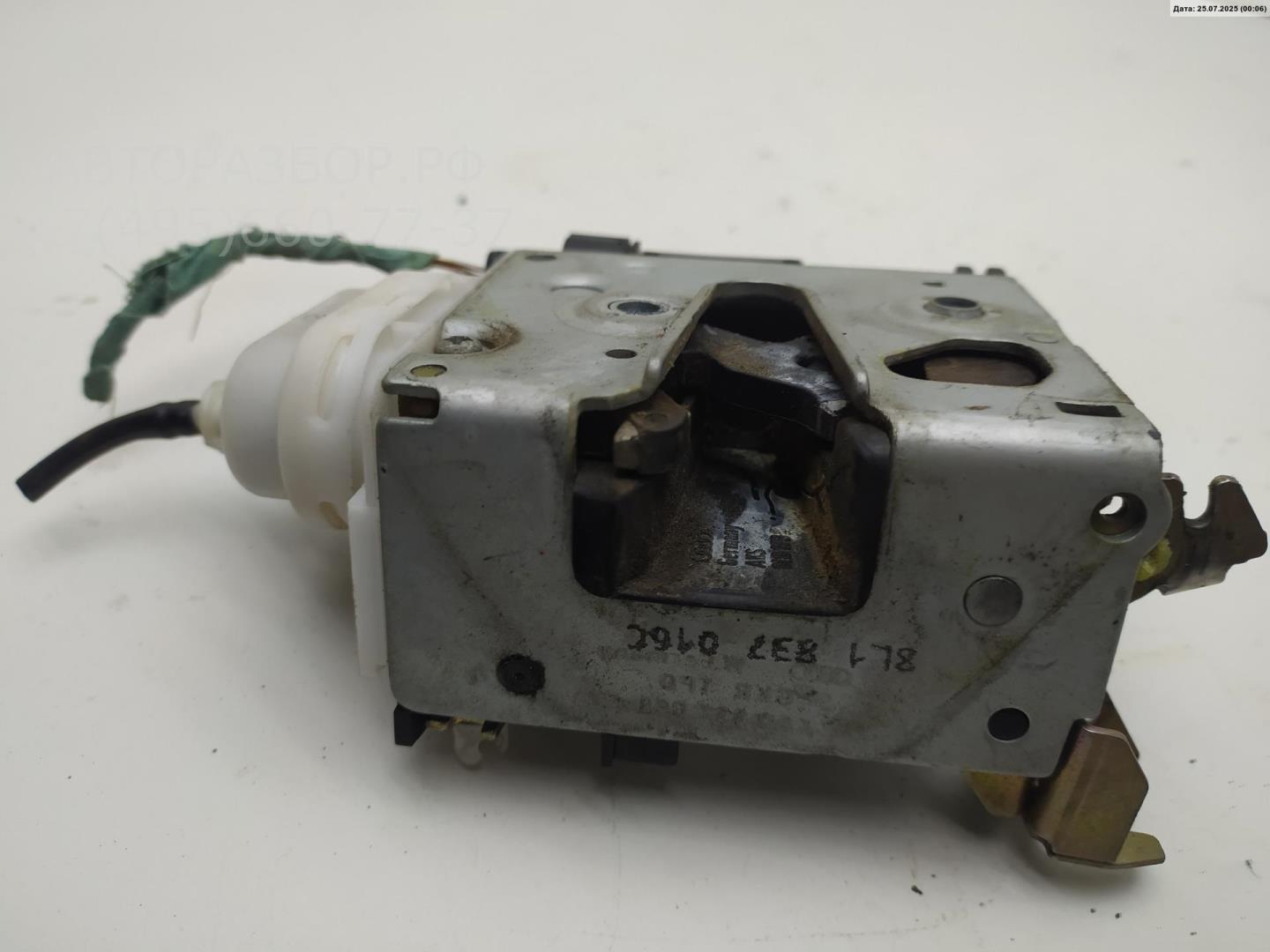 Замок двери передней правой