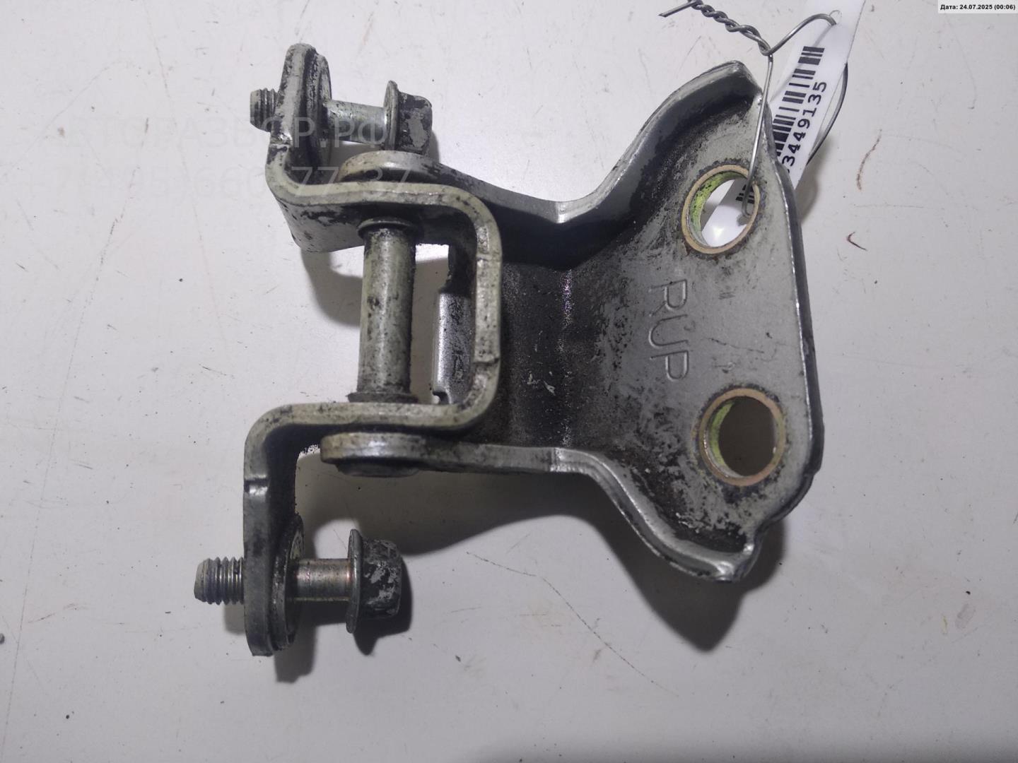 Петля двери